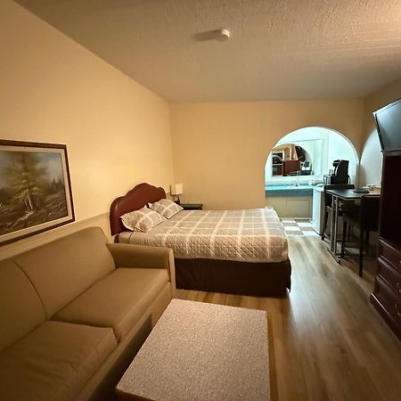 Centre Suite Inns Motel Bonnyville Eksteriør billede