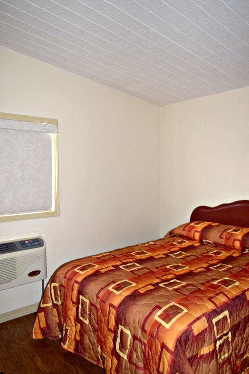 Centre Suite Inns Motel Bonnyville Eksteriør billede