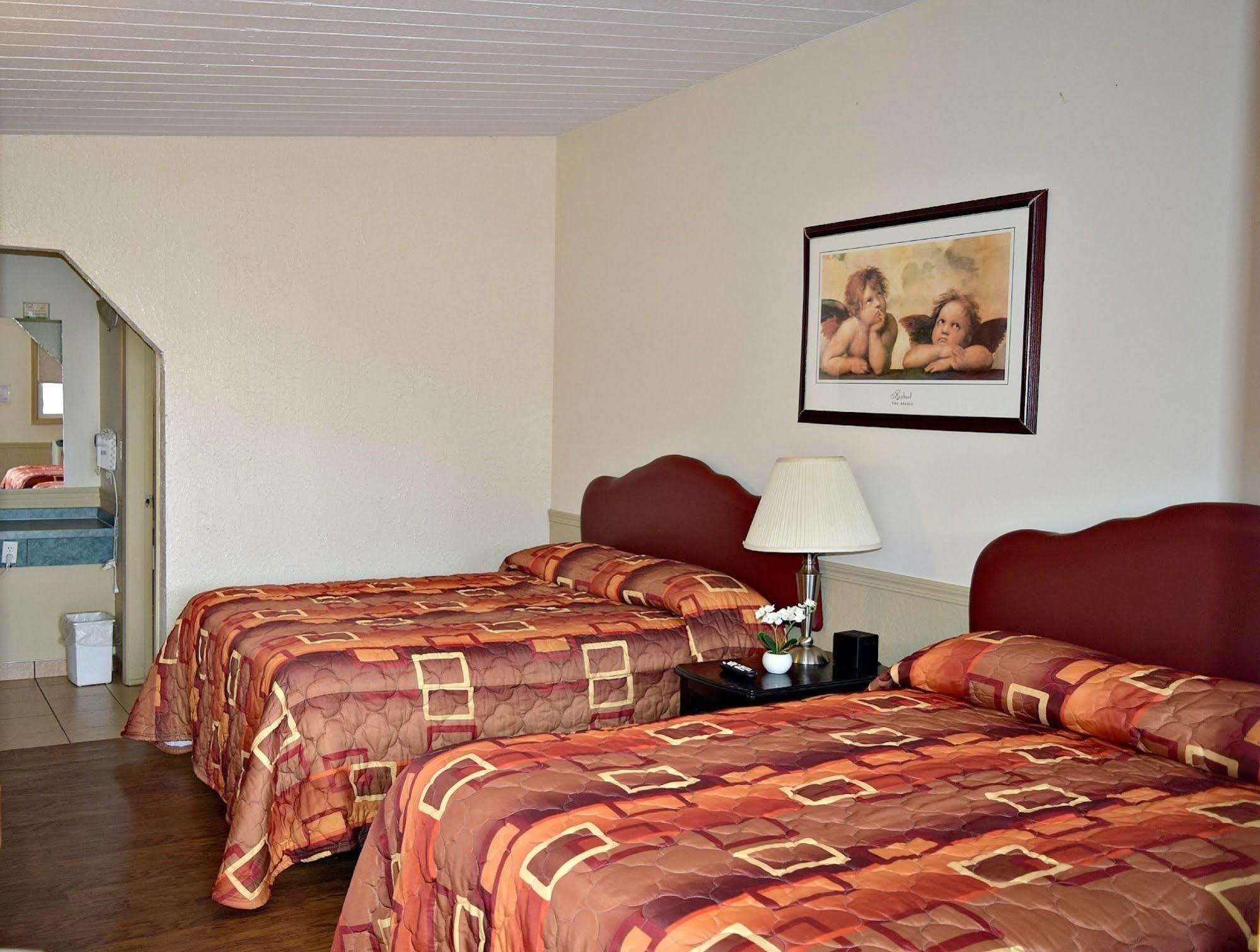 Centre Suite Inns Motel Bonnyville Eksteriør billede