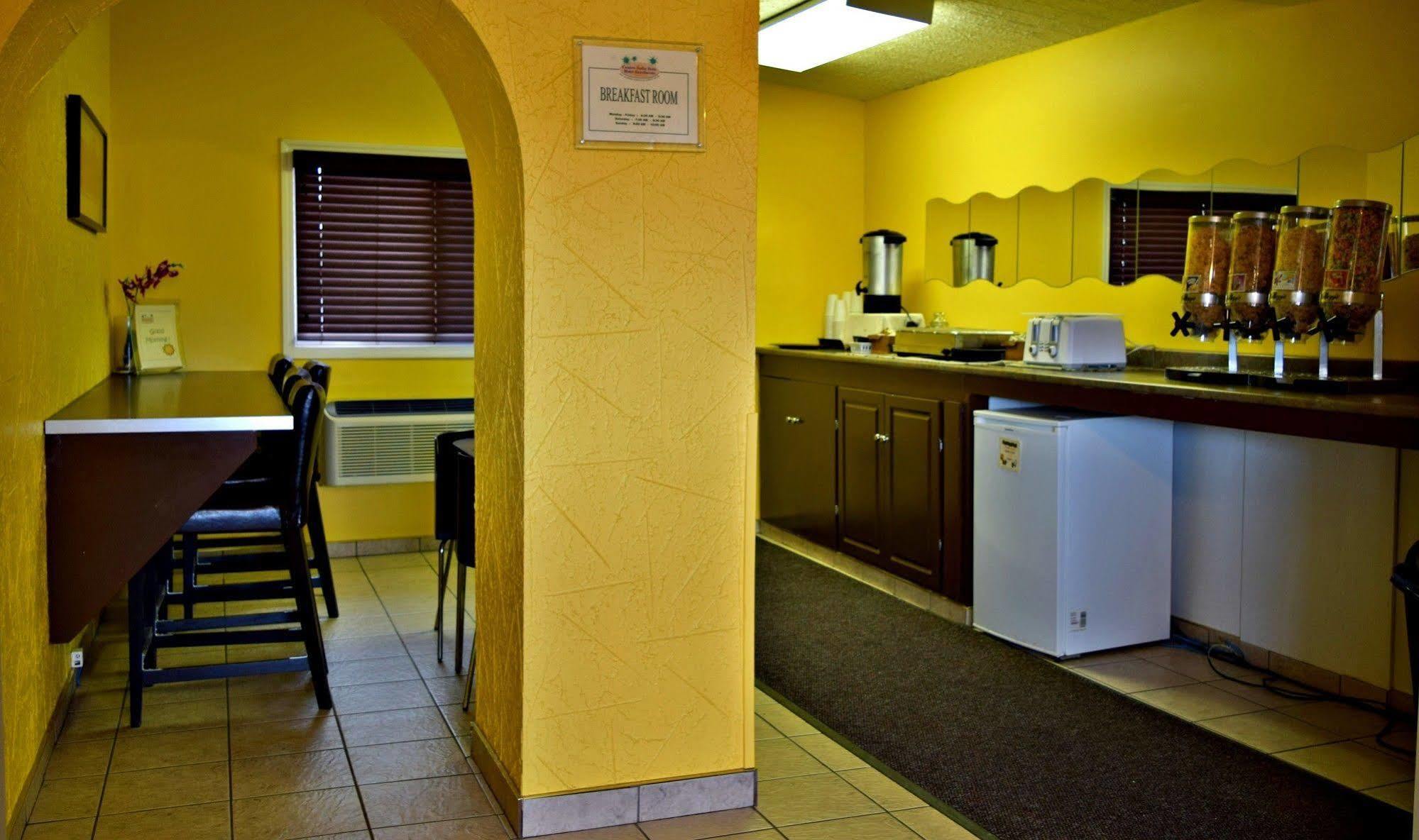 Centre Suite Inns Motel Bonnyville Eksteriør billede